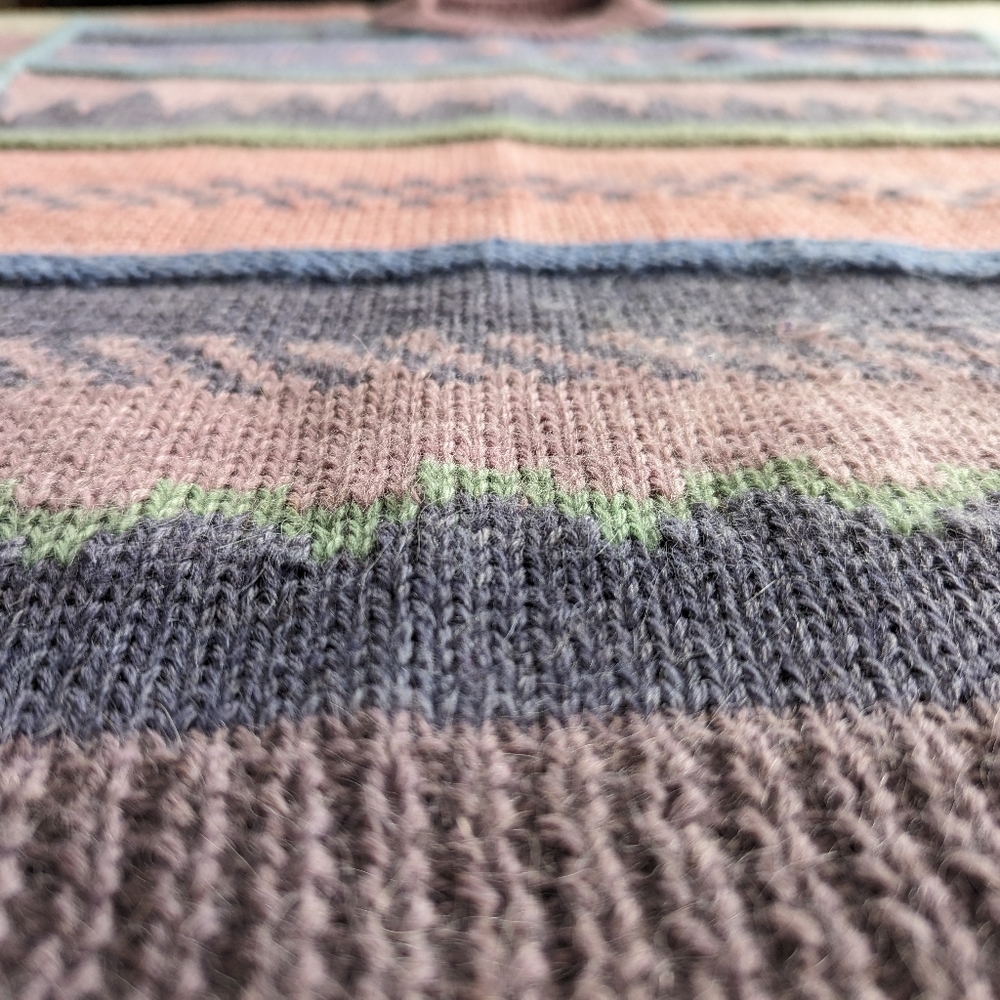 Multicolor Patterned Crew Neck Sweater - Picture 14 of 16